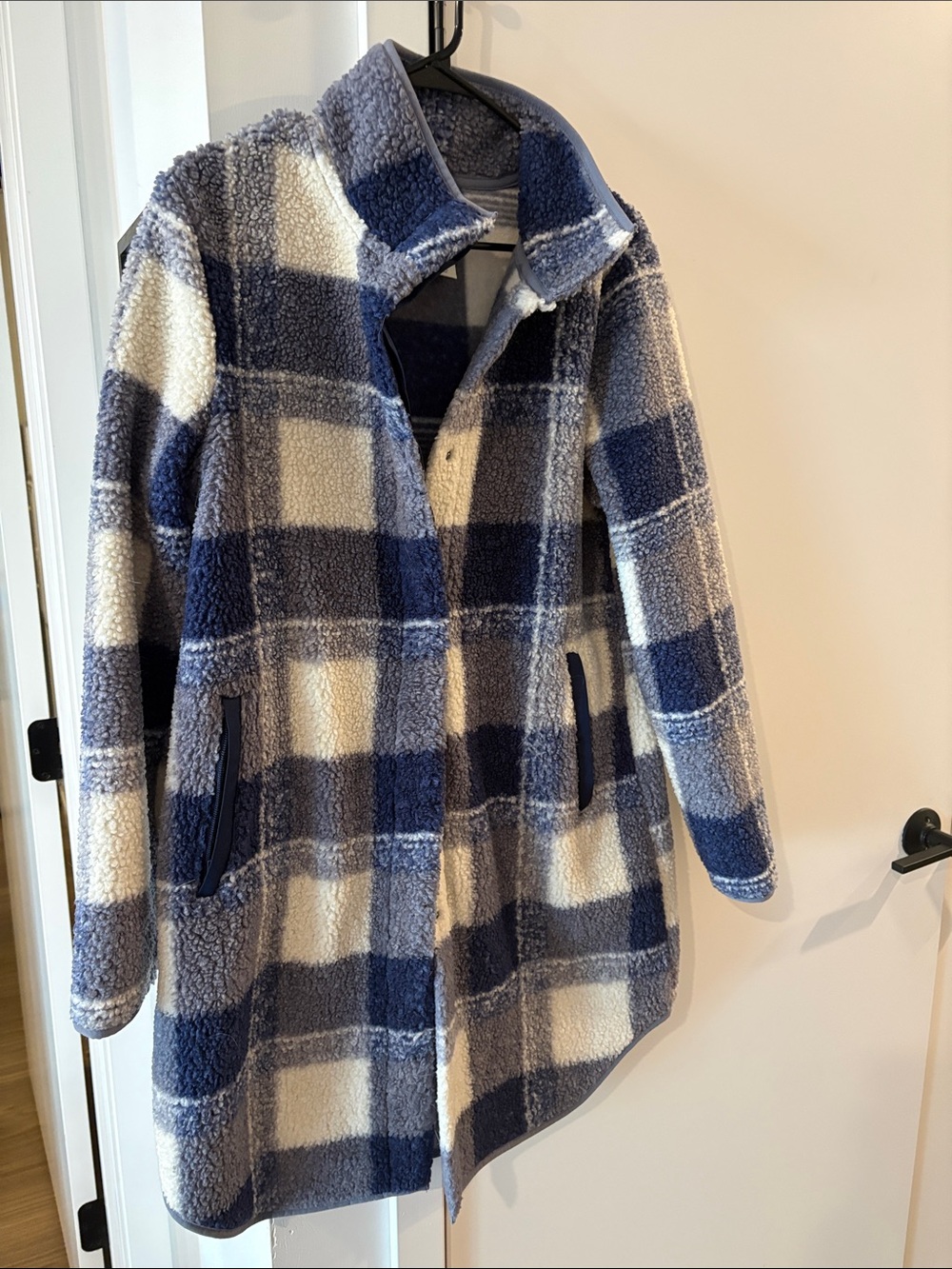 Women’s Blue & Cream Plaid Sherpa Coat